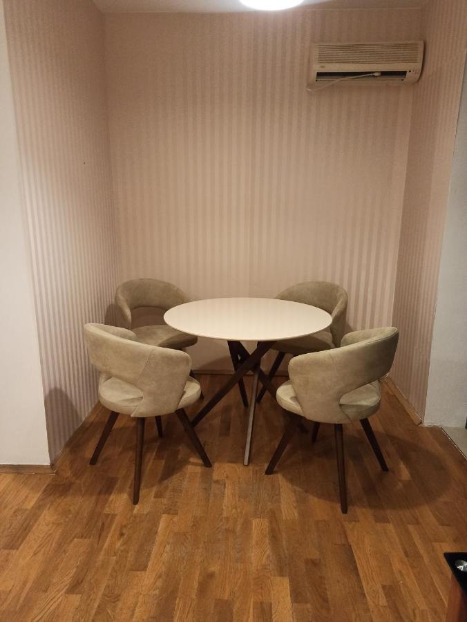 Apartman Klara Petrovac Exteriör bild